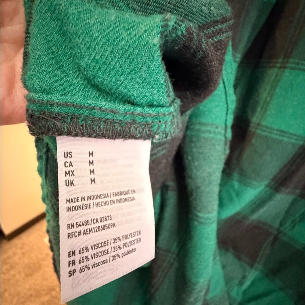 American Eagle Outfitters Green and Black Plaid Shirt - Picture 4 of 4